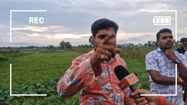 गांव के लोग बोले, रोड नहीं बना तो होगा उग्र आंदोलन!