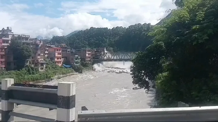 बिहार में हाई अलर्ट, नेपाल में बाढ़ की तबाही, कई लोग लापता