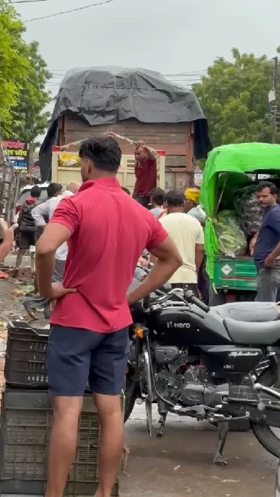 आलू व्यापारियों ने पुलिस को किया बेअसर