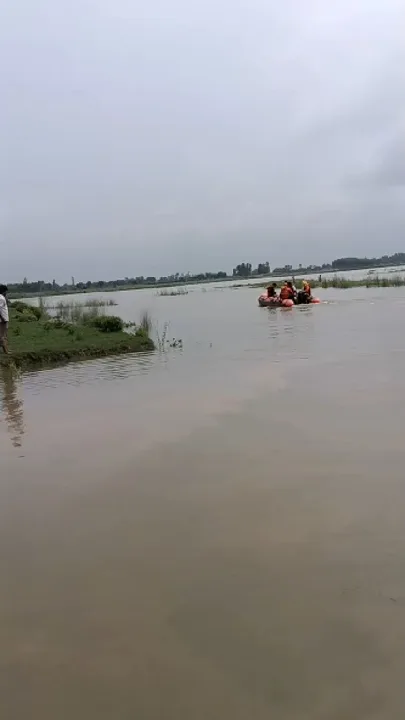 गर्रा नदी में रेस्क्यू सर्च ऑपरेशन जारी