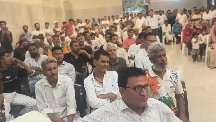 कांग्रेस ने बंद कमरों में किया उम्मीदवारों पर मंथन