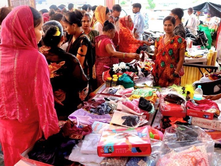 मेहनत का स्वाद, चार दिन में 19 हजार रुपये की बिक्री