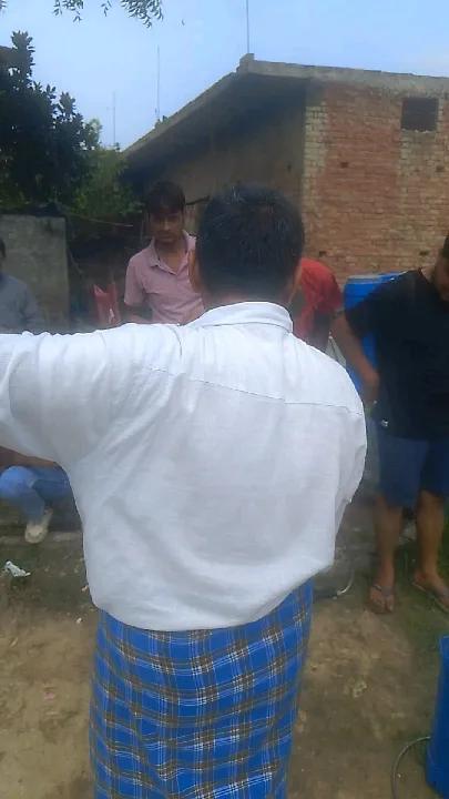 कब्रिस्तान में दवा बेचने का काम, गुल्लल उर्फ शकीर अली के नेतृत्व में किया जा रहा