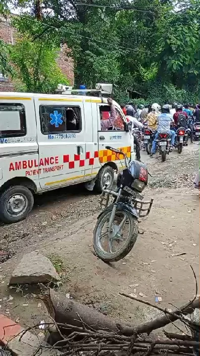रक्षाबंधन पर मार्ग पर भीषण जाम, एम्बुलेंस घंटों फंसी