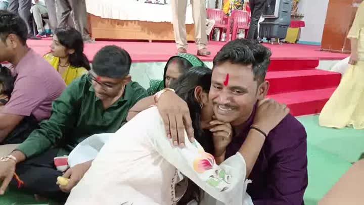 इंदौर जेल में बहनों ने बांधी भाइयों को राखियां