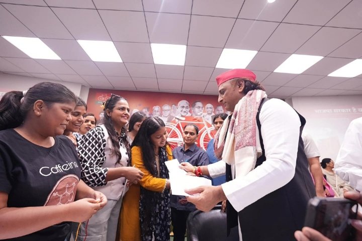 रक्षाबंधन की हार्दिक बधाई और शुभकामनाएं