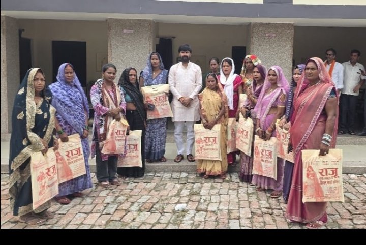 रक्षाबंधन पर्व पर महिला सफाई मित्रों को सम्मानित किया गया
