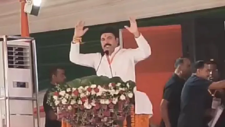 देवरिया विधायक ने रेलवे ओवरब्रिज पर मजार हटाने को बताया महत्वपूर्ण कदम