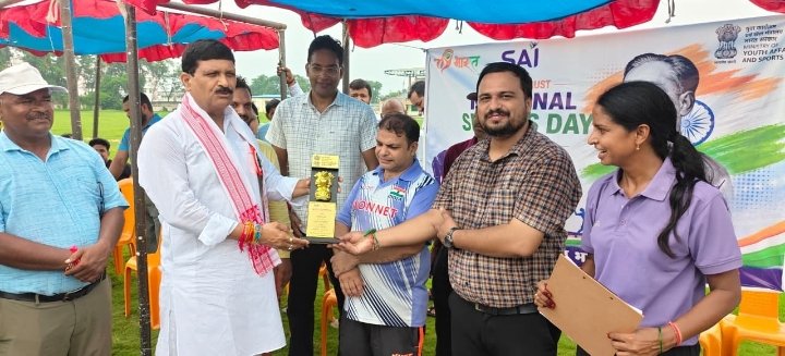 राष्ट्रीय खेल दिवस पर हॉकी और कबड्डी प्रतियोगिता का शुभारंभ