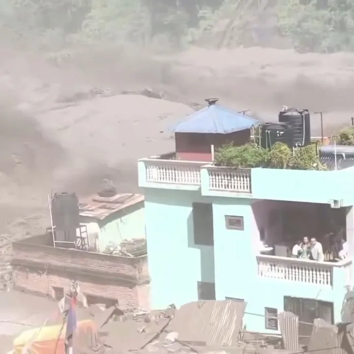 नेपाल में तबाही के बीच एक मकान की अनोखी कहानी