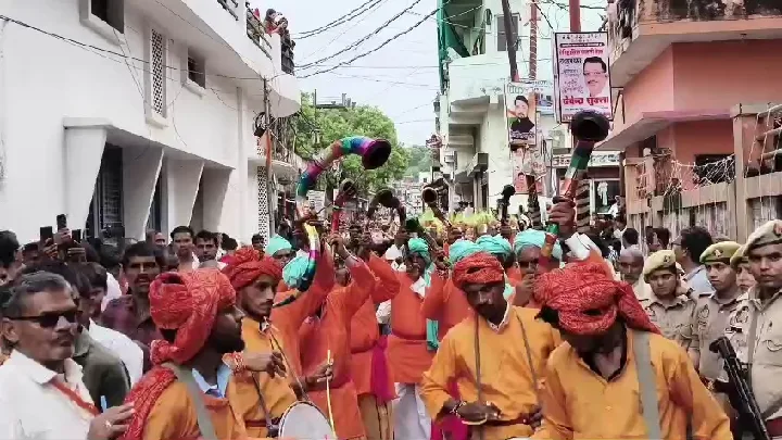 महोबा में कजली मेले का भव्य आगाज, वीरगाथाओं की झांकियों ने मोहा मन