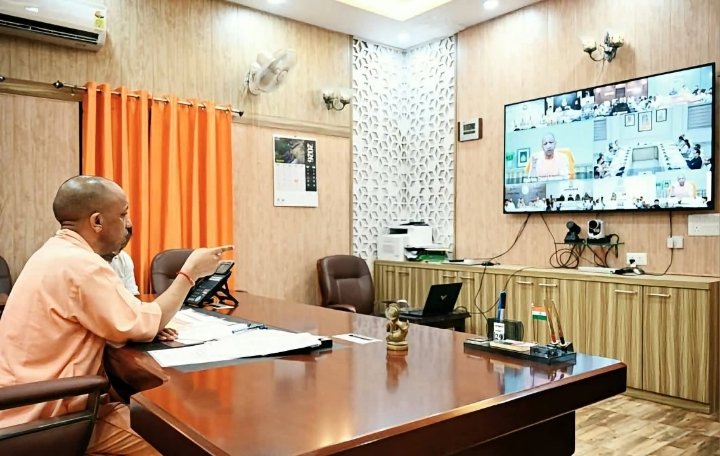 मुख्यमंत्री ने राजस्व मामलों और कानून-व्यवस्था की समीक्षा की