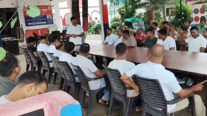 यूनिटी दौड़ से महुली पुलिस ने मजबूत की टीम भावना