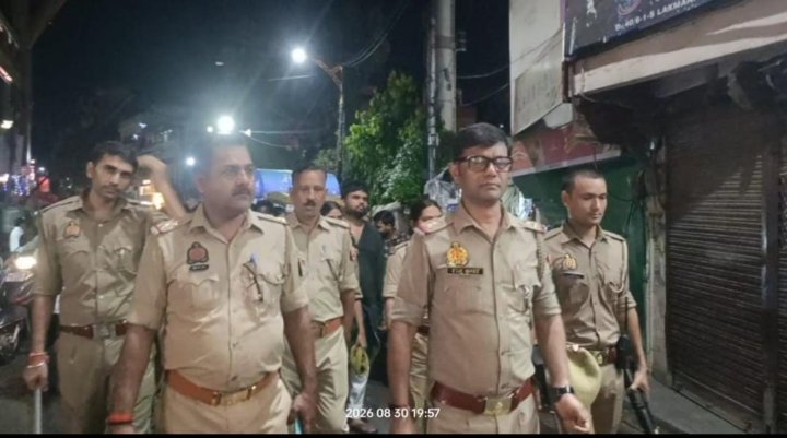 लक्सा थाना प्रभारी ने किया पैदल गश्त, सुरक्षा व्यवस्था का लिया जायजा