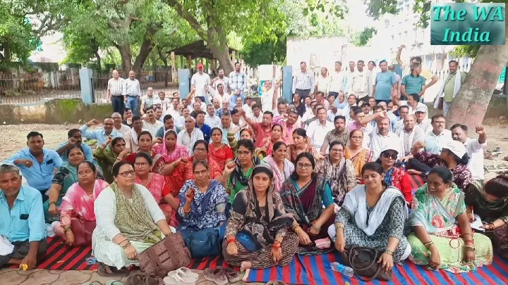 2010 से पहले नियुक्त शिक्षकों को TET से मुक्त करने की मांग