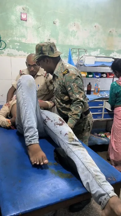 अनादिपुर में बाइक हादसा, दो युवक घायल; एक रेफर