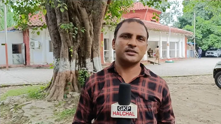 रिटायर्ड अधिकारी भूमाफियाओं के शिकार, 4 साल से लगा रहे चक्कर