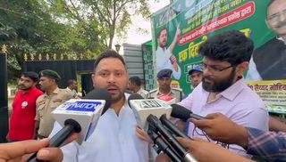 तेजस्वी यादव ने प्रधानमंत्री से की बिहार बाढ़ को राष्ट्रीय आपदा घोषित करने की मांग