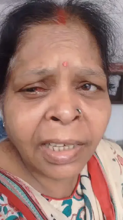 फैरुखाबाद में महिला ने डीएम से लगाई न्याय की गुहार