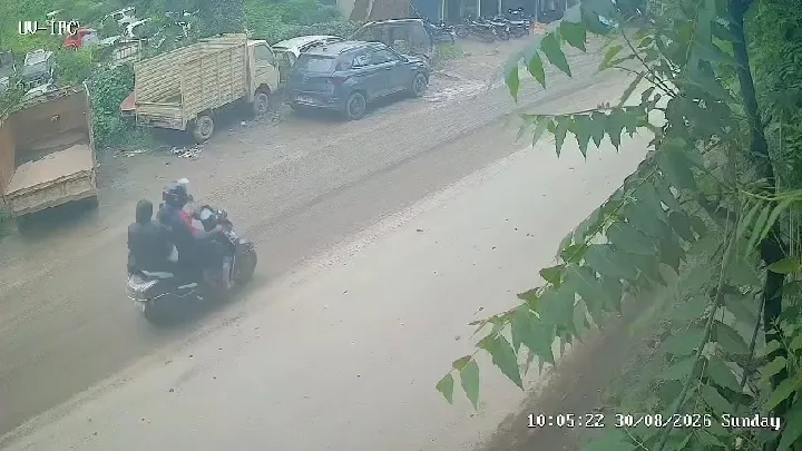 रायगढ़ में कीचड़ में फिसली एक्टिवा, ट्रक के पहिए के नीचे आई युवती, मौत
