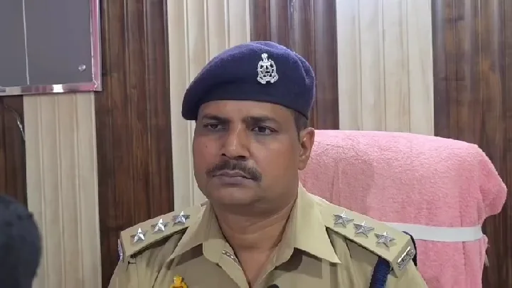 मूंछों पर ताव, वायरल वीडियो में क्या बोले सीओ