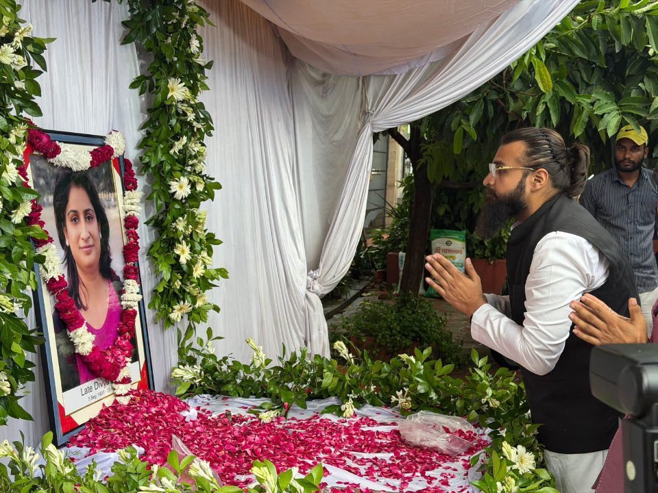 विधायक ने दिव्या मिश्रा के संस्कार में पहुंचकर दी श्रद्धांजलि