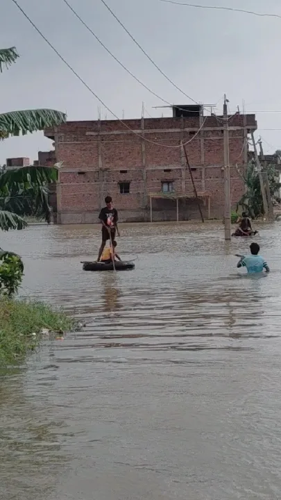 पुनपुन नदी का पानी गांव में घुसा, फतूहा का दौलतपुर जलमग्न
