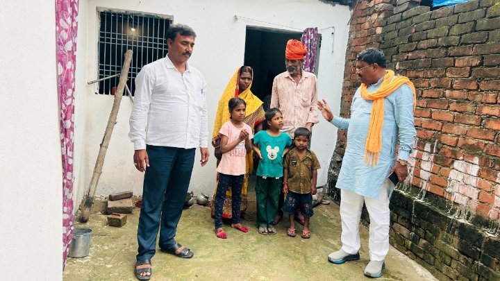 पूर्व प्रत्याशी ने अनाथ बच्चों के साथ मनाई जन्माष्टमी, बांटी खुशियां
