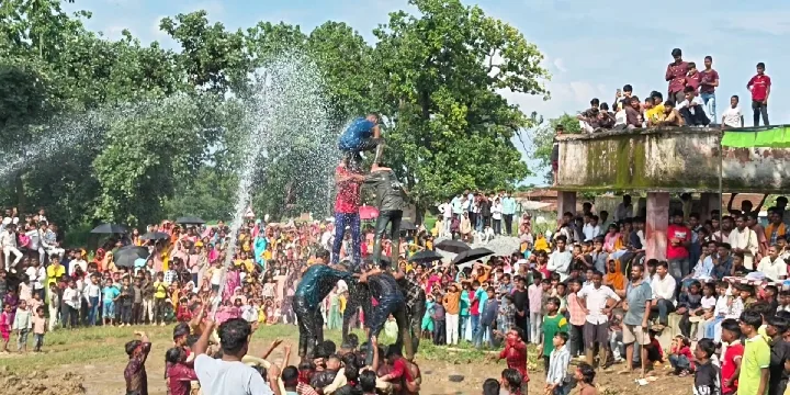 चिनिया में जन्माष्टमी की धूम! 18 फीट मटके पर टार्जन क्लब की जीत