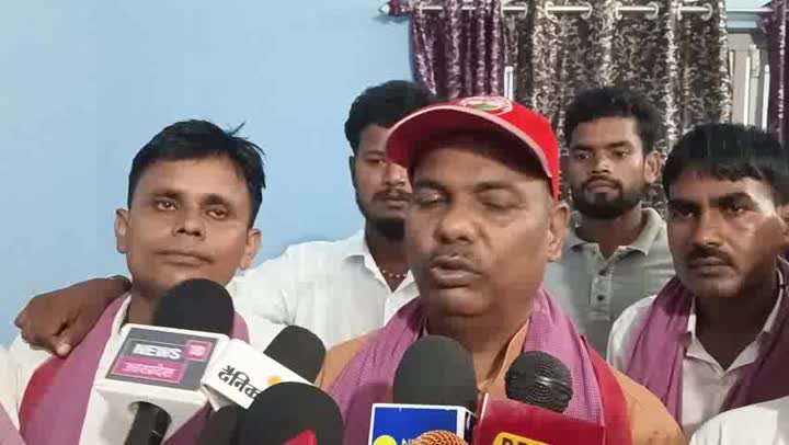बूथ सम्मेलन में भावी प्रत्याशियों ने कार्यकर्ताओं में भरा जोश
