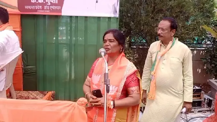 पार्षद उम्मीदवार सुशीला गुप्ता ने किया चुनावी कार्यालय का उद्घाटन
