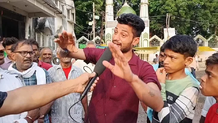 रामपुर में बाढ़ के बीच लालू की पुकार गूंज रही