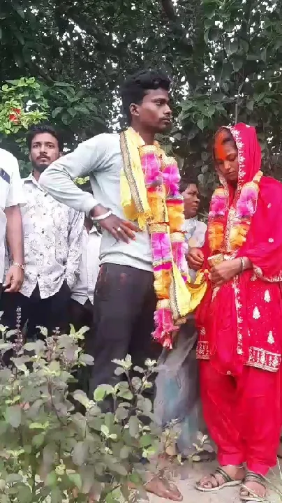 मोटरसाइकिल मिस्त्री ने छात्रा से चुपके से की शादी