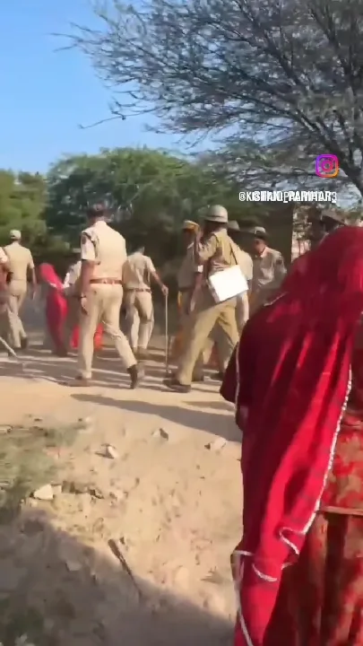 बालेसर में फर्जी वोट डालने वालों को पकड़ा, कांग्रेस-बीजेपी में लड़ाई