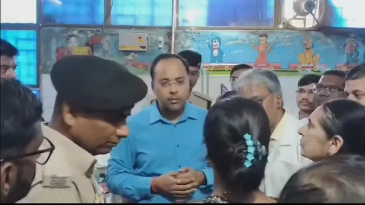 गया: मेडिकल कॉलेज की बदहाली पर डीएम सख्त, 6 मैनेजरों का वेतन बंद