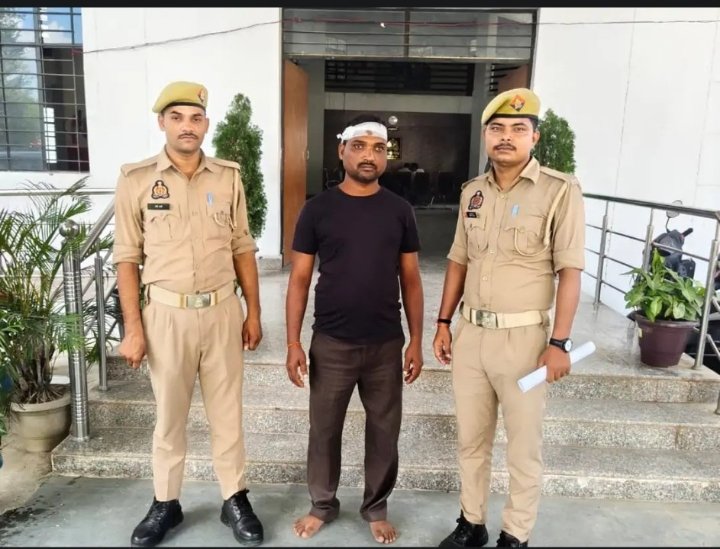 नशेबाज डंपर चालक ने कार को घसीटा, दो युवकों की जान बची