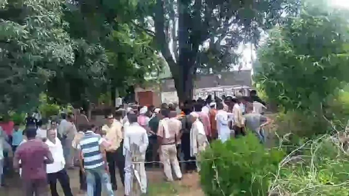 नहर में उतराता मिला युवक का शव, सनसनी फैली