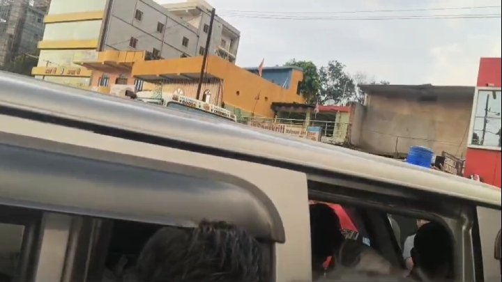 ट्रक ने दो छात्रों को कुचला, एक की मौत, दूसरा घायल