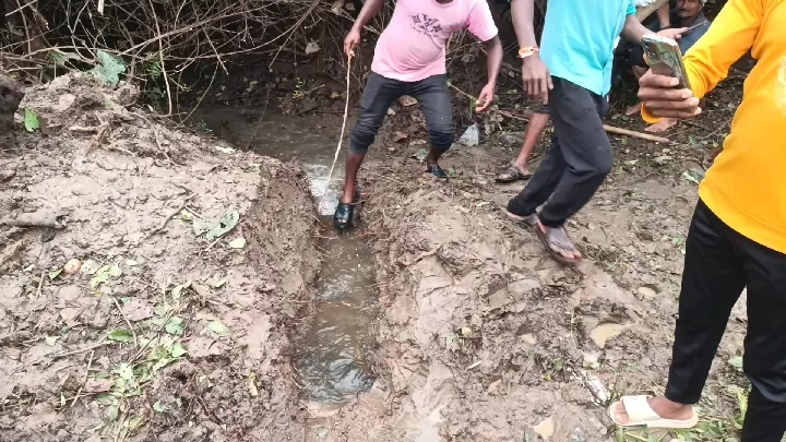 जमुनिया डैम से फिर रिस रहा पानी, ग्रामीणों में दहशत