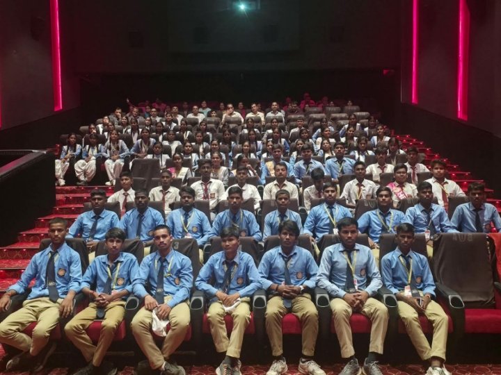 छात्रों को दिखाई गई आध्यात्मिक फिल्म ‘हनुमान अंश’