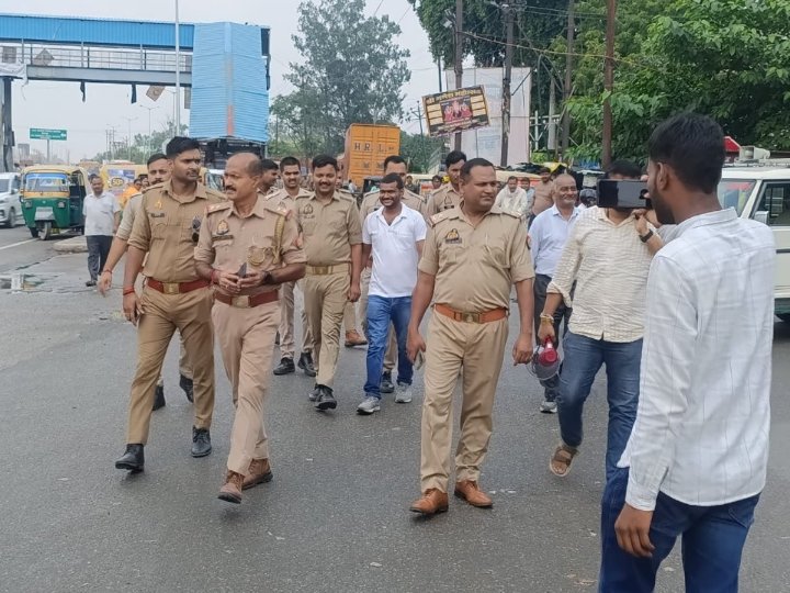 एनएचआई और पुलिस ने व्यापारियों को चेतावनी दी, अतिक्रमण हटाने लगे सामान