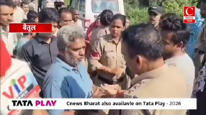 करोपानी में 100 साल पुराने कब्जे पर प्रशासन की कार्रवाई, अनशन जारी