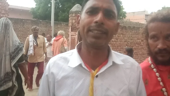सांपों के रोग का इलाज करने लगा मेला, दूर-दूर से आ रहे लोग