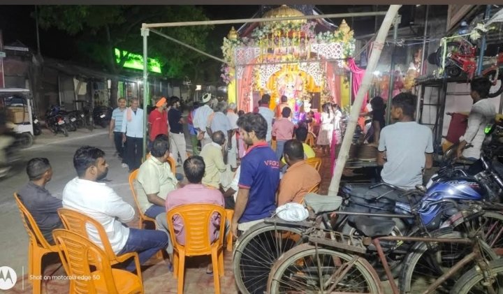 गणेश चतुर्थी पर घघसरा बाजार में उमड़े श्रद्धालु, भगवान गणेश के दर्शन को तरसे