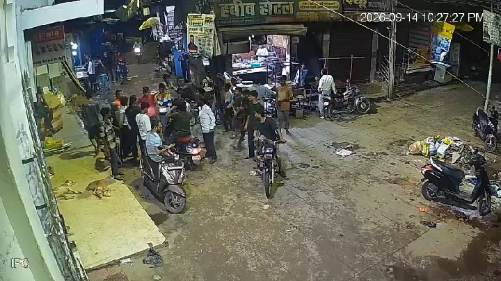 भीड़ ने युवक पर किया हमला, गंभीर चोटें आईं