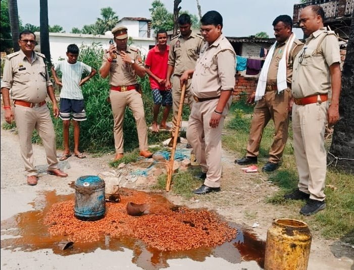 अवैध शराब बनाने वालों में हड़कंप, 200 किलो लहन नष्ट