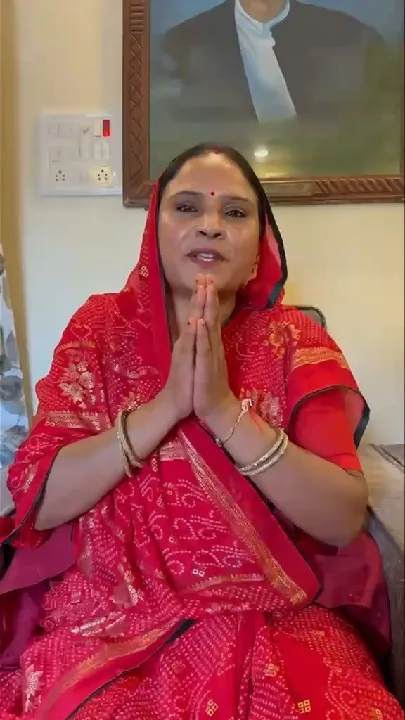 किसानों की परेशानी और शराब की उपलब्धता पर लड़ना होगा