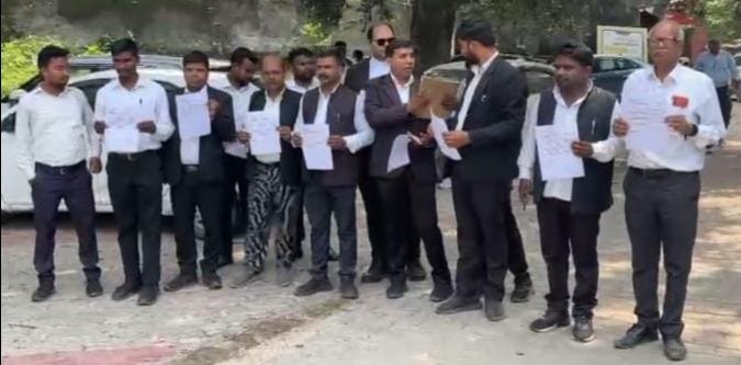 फर्जी मुकदमे की धमकी और कथित वसूली की शिकायत