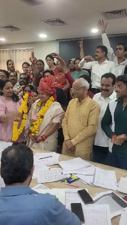 कोटा में मेयर पद के लिए बीजेपी और कांग्रेस उम्मीदवारों ने भरा नामांकन