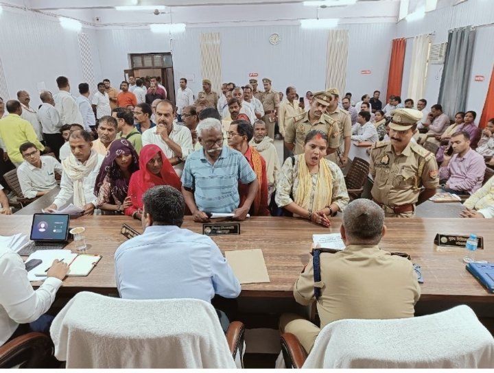 150 फरियादियों ने संपूर्ण समाधान दिवस में पहुंची शिकायतें, डीएम ने दिए निर्देश